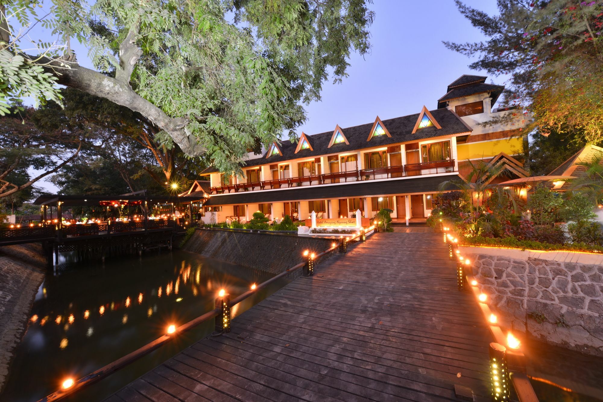 Hotel Amazing Nyaung Shwe Bagian luar foto