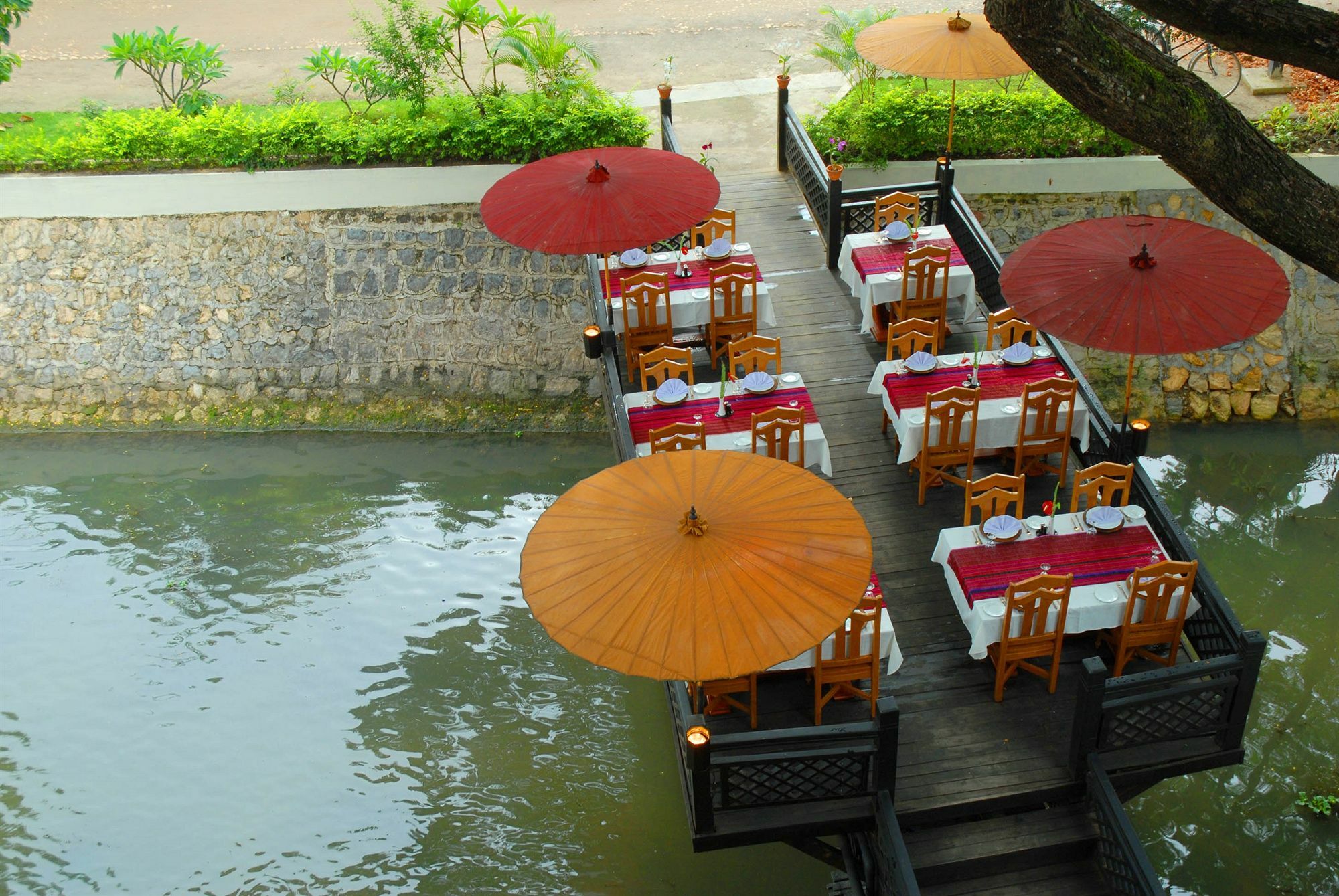 Hotel Amazing Nyaung Shwe Bagian luar foto
