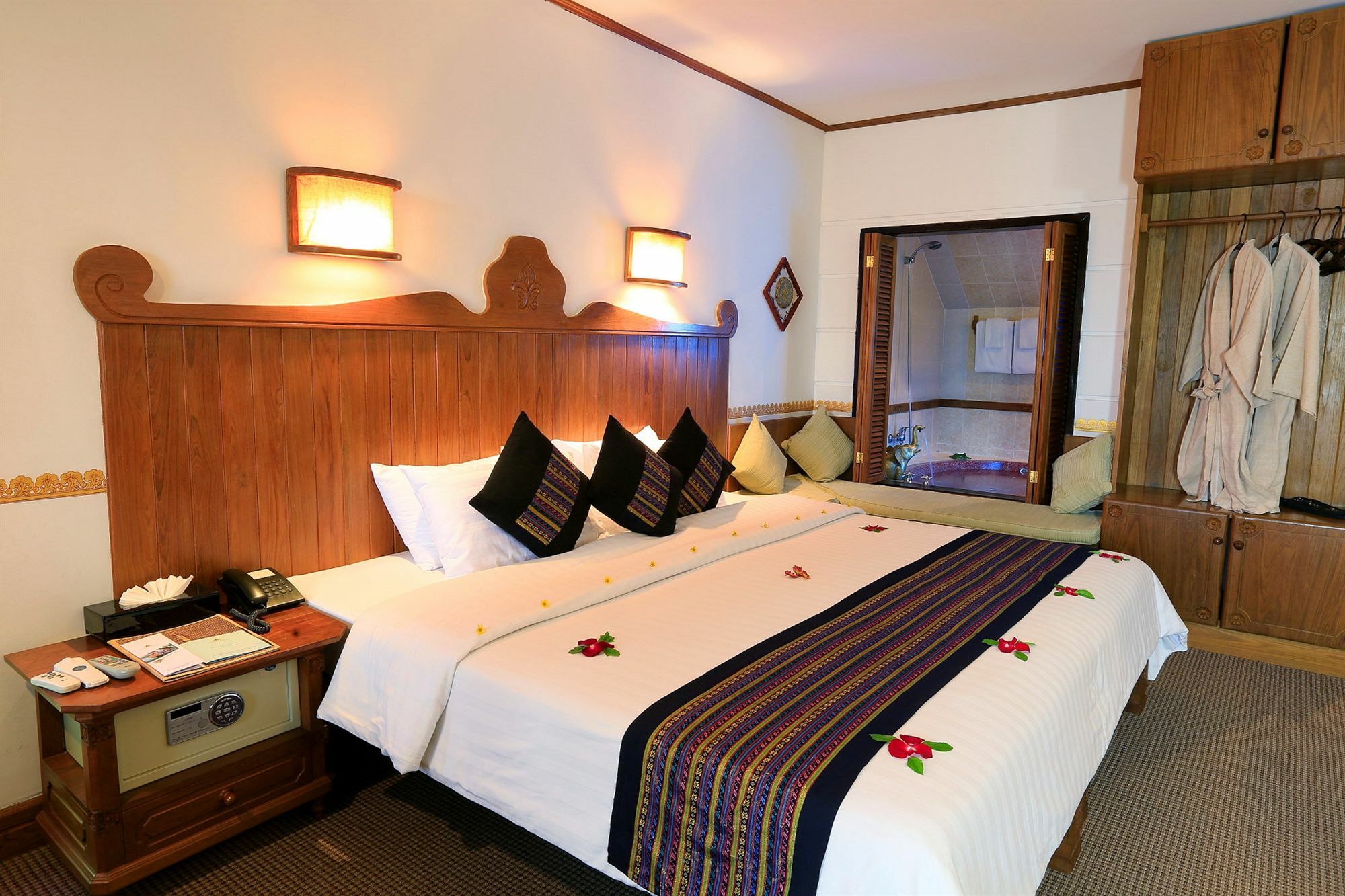 Hotel Amazing Nyaung Shwe Bagian luar foto