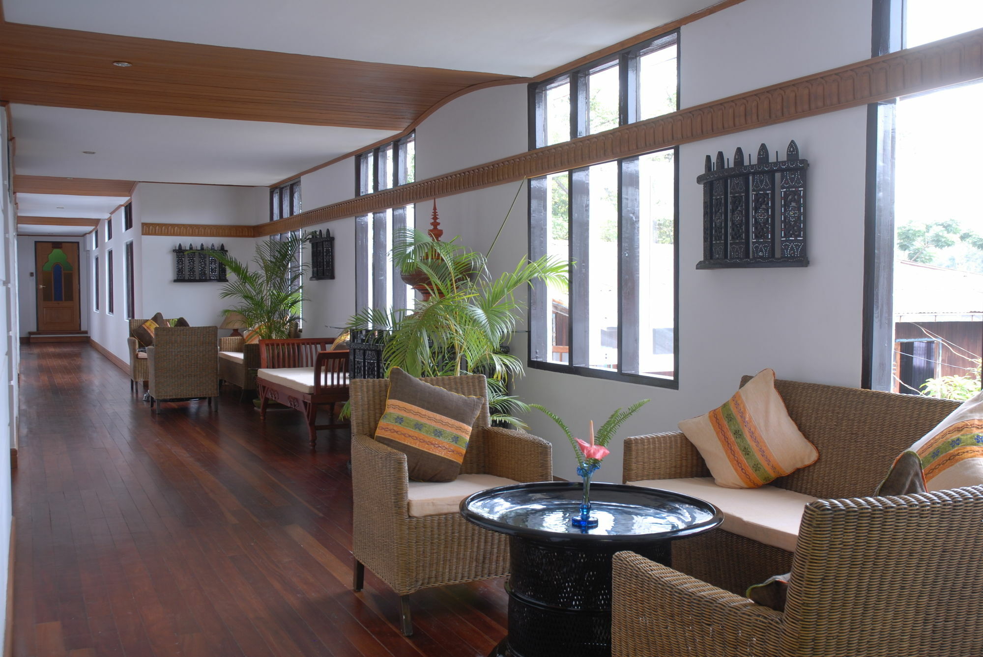 Hotel Amazing Nyaung Shwe Bagian luar foto